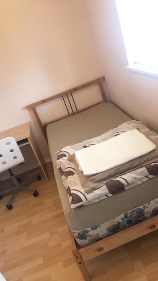 Vancouver Backpacker House - 10 Min Walk To Metrotown Skytrain Station Burnaby Dış mekan fotoğraf